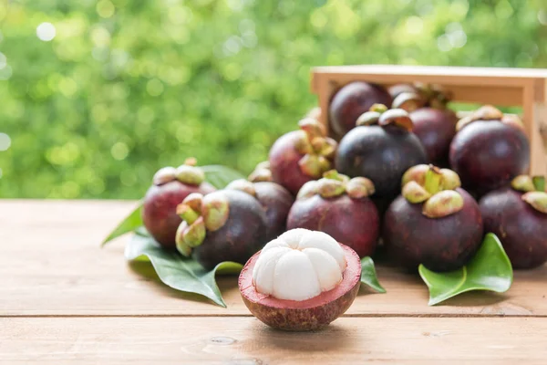 Fresh Mangosteen Fruits Wood Table Green Blurred Background Queen Fruit — Stock Photo, Image