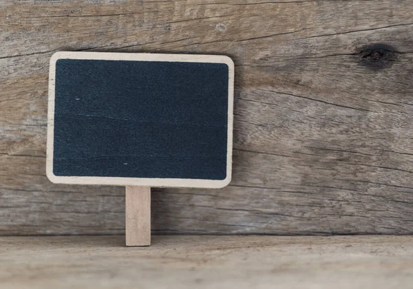 Blank Blackboard Grunge Wooden Table Top Background — Stock Photo, Image