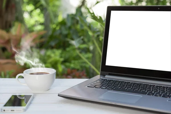 Dator Bärbar Dator Mobiltelefon Och Kaffekopp Vitt Träbord Med Grön — Stockfoto