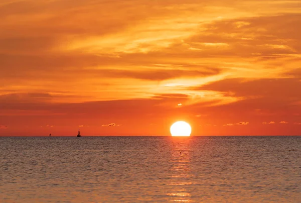 Prachtig Tropisch Strand Omega Zonsondergang Met Gouden Lichten Achtergrond Koh — Stockfoto