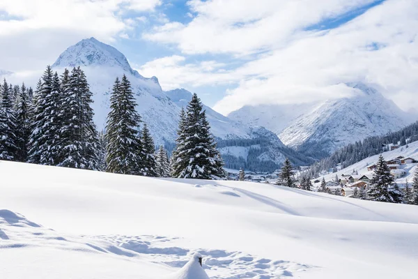 Vue de Lech am Vorarlberg à Autra dans les Alpes — Photo