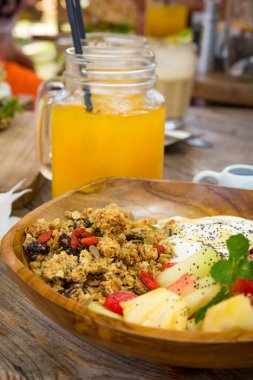 Sağlıklı kahvaltı kase