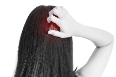 Beyaz arka plan üzerinde izole bir kadın başını tırmalamak. Beyaz arka plan üzerinde kırpma yolu.