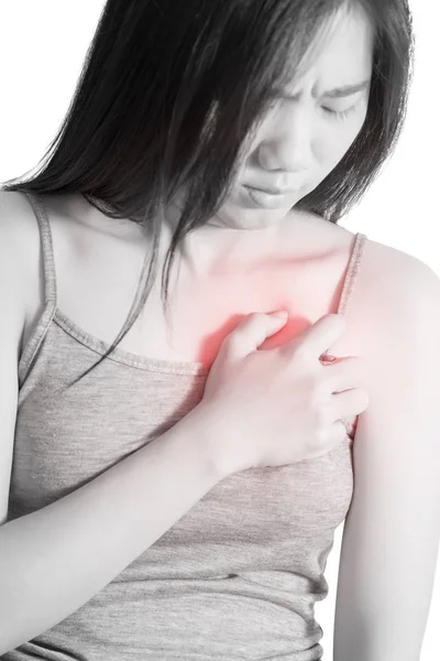 Pijn op de borst of astma bij een vrouw die geïsoleerd op een witte achtergrond. Uitknippad op witte achtergrond. — Stockfoto