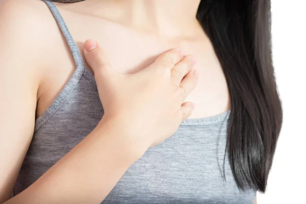 Bolest na hrudi nebo astma v ženě izolovaných na bílém pozadí. Ořezová cesta na bílém pozadí. — Stock fotografie