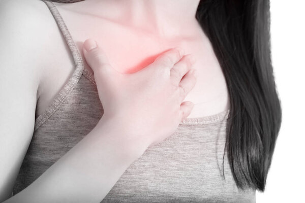 Боль в груди или астма у женщины, изолированной на белом фоне. Клипинг путь на белом фоне
.