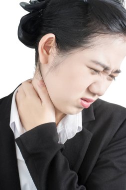 Akut ağrı ve boğaz ağrısı belirti beyaz arka plan üzerinde izole bir iş kadını. Beyaz arka plan üzerinde kırpma yolu.