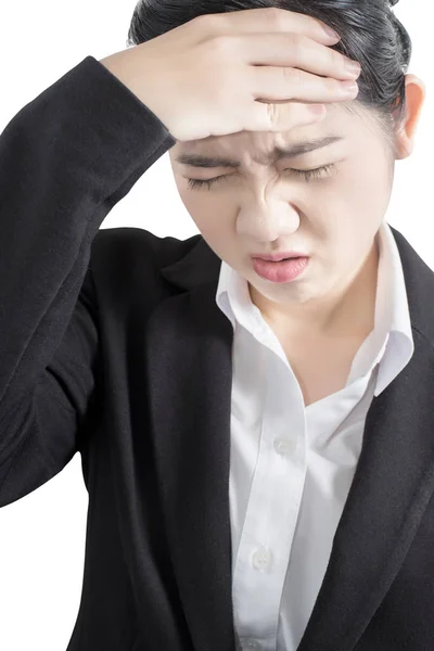 Kopfschmerzsymptom bei einer Geschäftsfrau, die auf weißem Hintergrund isoliert ist. Clipping Pfad auf weißem Hintergrund. — Stockfoto