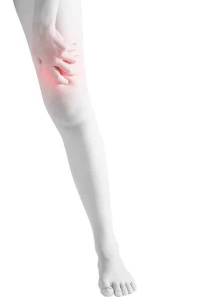 Dor aguda em uma perna de bezerro mulher isolada em fundo branco. Caminho de recorte no fundo branco . — Fotografia de Stock