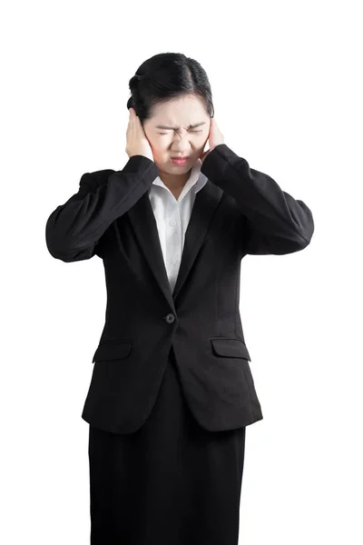 Hoofdpijn symptoom in een zakenvrouw geïsoleerd op een witte achtergrond. Uitknippad op witte achtergrond. — Stockfoto