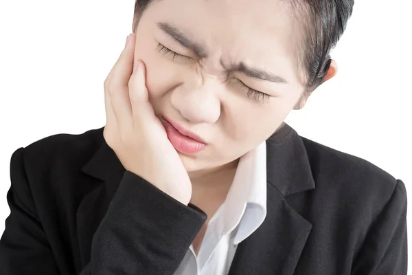Симптом зубной боли у женщины, изолированной на белом фоне. Клипинг путь на белом фоне . — стоковое фото