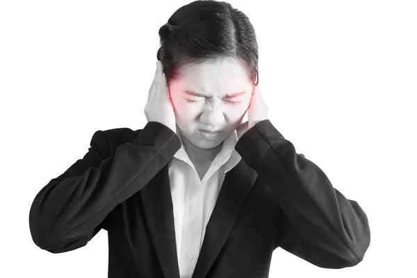 Sintoma de dor de cabeça em uma mulher de negócios isolada em fundo branco. Caminho de recorte no fundo branco . — Fotografia de Stock