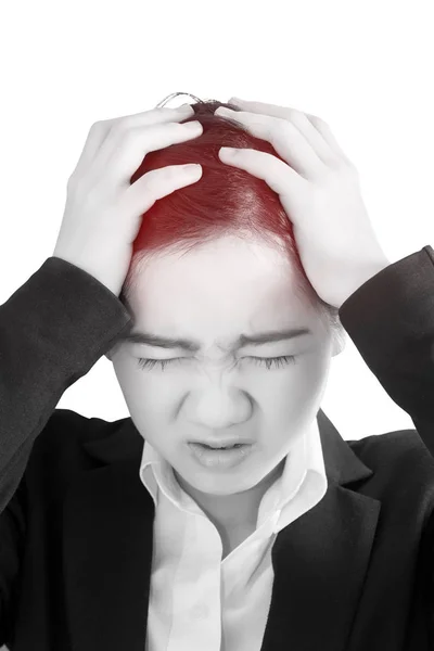 Bolest hlavy příznak v podnikatelka izolovaných na bílém pozadí. Ořezová cesta na bílém pozadí. — Stock fotografie