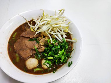 Öğle yemeği için Tayland yemeği eriştesi..