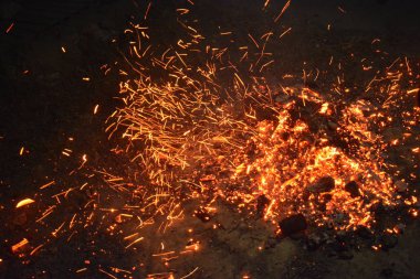 Yangın duman güzel alev ahşap ile ateş