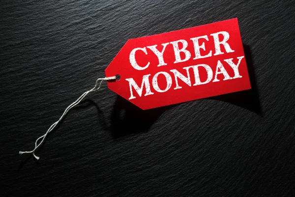 Cyber Monday Tag de venda no fundo escuro — Fotografia de Stock