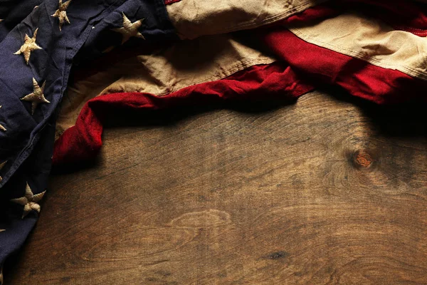 Old American flag background for Memorial Day or 4th of July — Stock Photo, Image