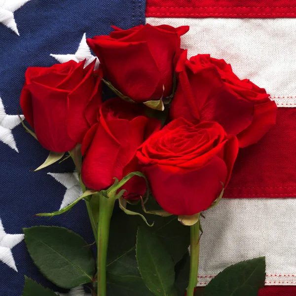 Bandeira Americana Com Rosas — Fotografia de Stock