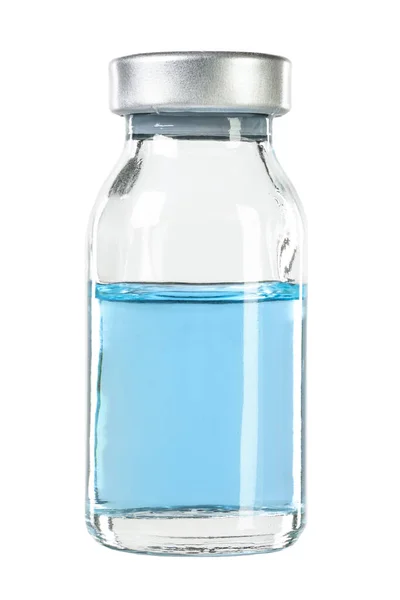 玻璃疫苗药瓶中充满蓝色液体 与白种人隔离 — 图库照片