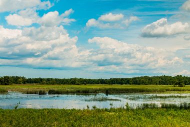 Sulak alanlar ve gökyüzü