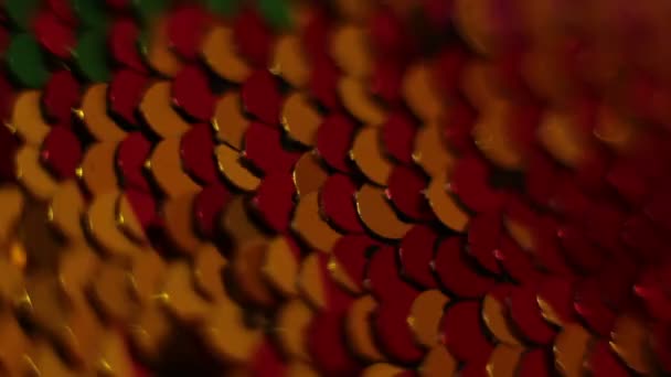 Блестящие Блёстки Многоцветных Блёсток Фоне Блестящей Текстуры — стоковое видео