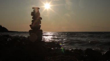 Şafağın güzelliği ve gün batımının romantizmi, rahatlama ve meditasyon videosu.