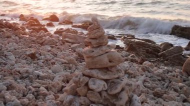 Şafağın güzelliği ve gün batımının romantizmi, rahatlama ve meditasyon videosu.