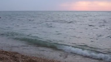 Şafağın güzelliği ve gün batımının romantizmi, rahatlama ve meditasyon videosu.