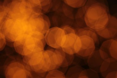 Sıcak gölgenin odaksız ışıkları, şenlikli arka plan. Odaksız Noel çelengi.