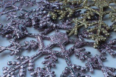 Macro manzaralı Noel ağacı oyuncağı kar tanesi