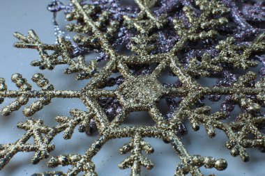 Macro manzaralı Noel ağacı oyuncağı kar tanesi