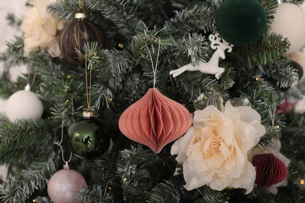 Noche Navidad Brillante Juguete Árbol Navidad Decora Árbol Año Nuevo — Foto de Stock