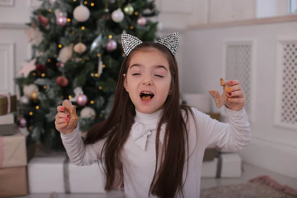 Retrato Navidad Una Hermosa Chica Con Pelo Largo Rubio Estado — Foto de Stock