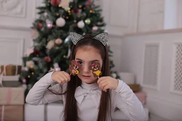 Retrato Natal Uma Menina Bonita Com Longos Cabelos Loiros Humor — Fotografia de Stock