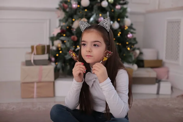 Retrato Navidad Una Hermosa Chica Con Pelo Largo Rubio Estado — Foto de Stock