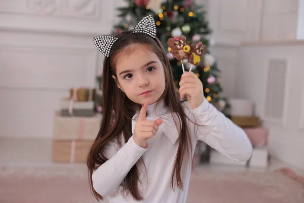 Retrato Navidad Una Hermosa Chica Con Pelo Largo Rubio Estado — Foto de Stock