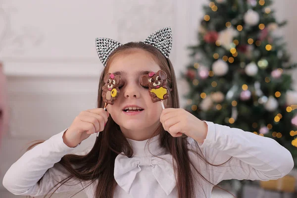 Retrato Natal Uma Menina Bonita Com Longos Cabelos Loiros Humor — Fotografia de Stock