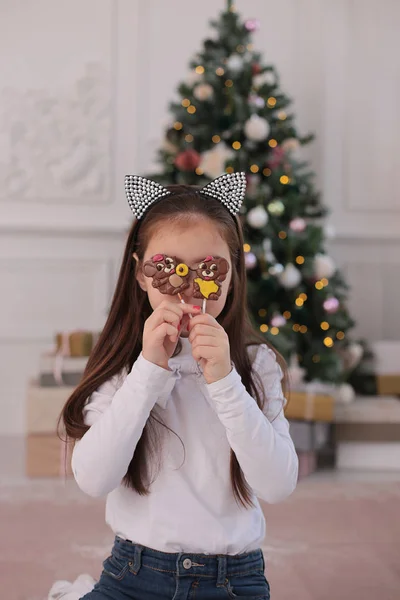 Retrato Navidad Una Hermosa Chica Con Pelo Largo Rubio Estado — Foto de Stock