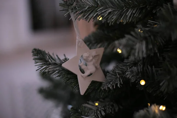 Juldekoration Glänsande Leksak Dekorerar Nyårsträdet — Stockfoto