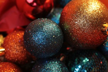 Dekoratif Noel ağacı oyuncağı makro fotoğraf parlıyor