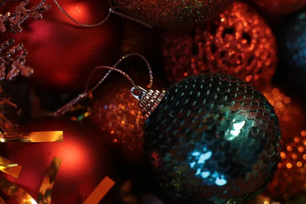 Dekoratív Karácsonyfa Játék Makró Fénylő Háttér — Stock Fotó