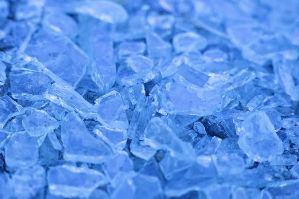 Kleine Blaue Glasfragmente Makroeisstücke Hintergrund — Stockfoto