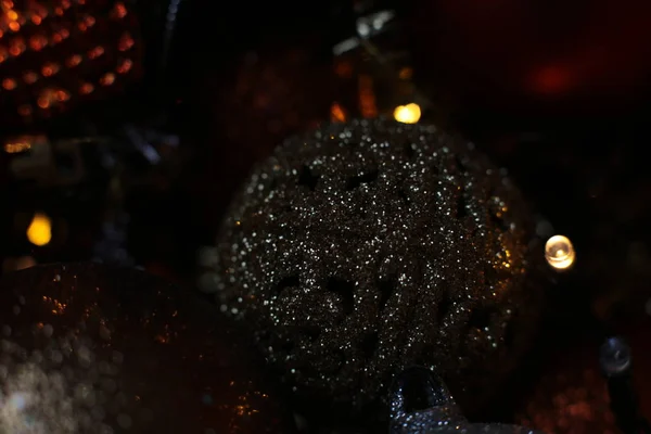 Рождественский Блестящий Фон Мерцающей Гирляндой Яркие Детали Новогоднего Декора — стоковое фото