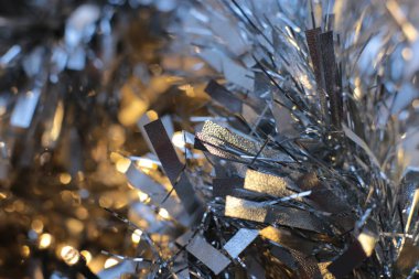 Noel arkaplanı pırıl pırıl bir çelenk, yeni yılın aydınlık dekorları makro fotoğraf ışıkları