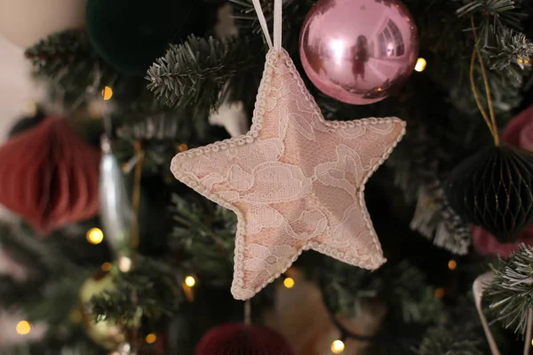 Weihnachten Glänzenden Hintergrund Mit Einem Flackernden Kranz Silvester Hell Dekor — Stockfoto