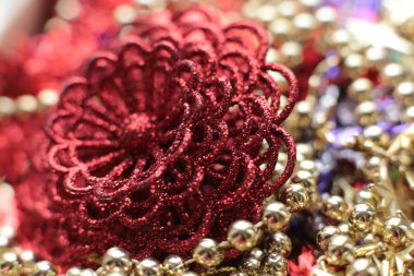 Dekoratif Noel ağacı oyuncağı makro fotoğraf parlıyor