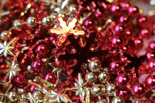Leuchtendes Weihnachtliches Spielzeug Und Bunte Perlen Schmücken Das Neue Jahr — Stockfoto
