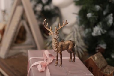 Dekoratif Noel ağacı oyuncağı makro fotoğraf parlıyor 