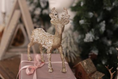 Dekoratif Noel ağacı oyuncağı makro fotoğraf parlıyor 