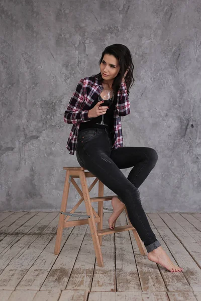 Beautiful Slender Girl Short Dark Hair Burgundy Checkered Shirt Glass — ストック写真